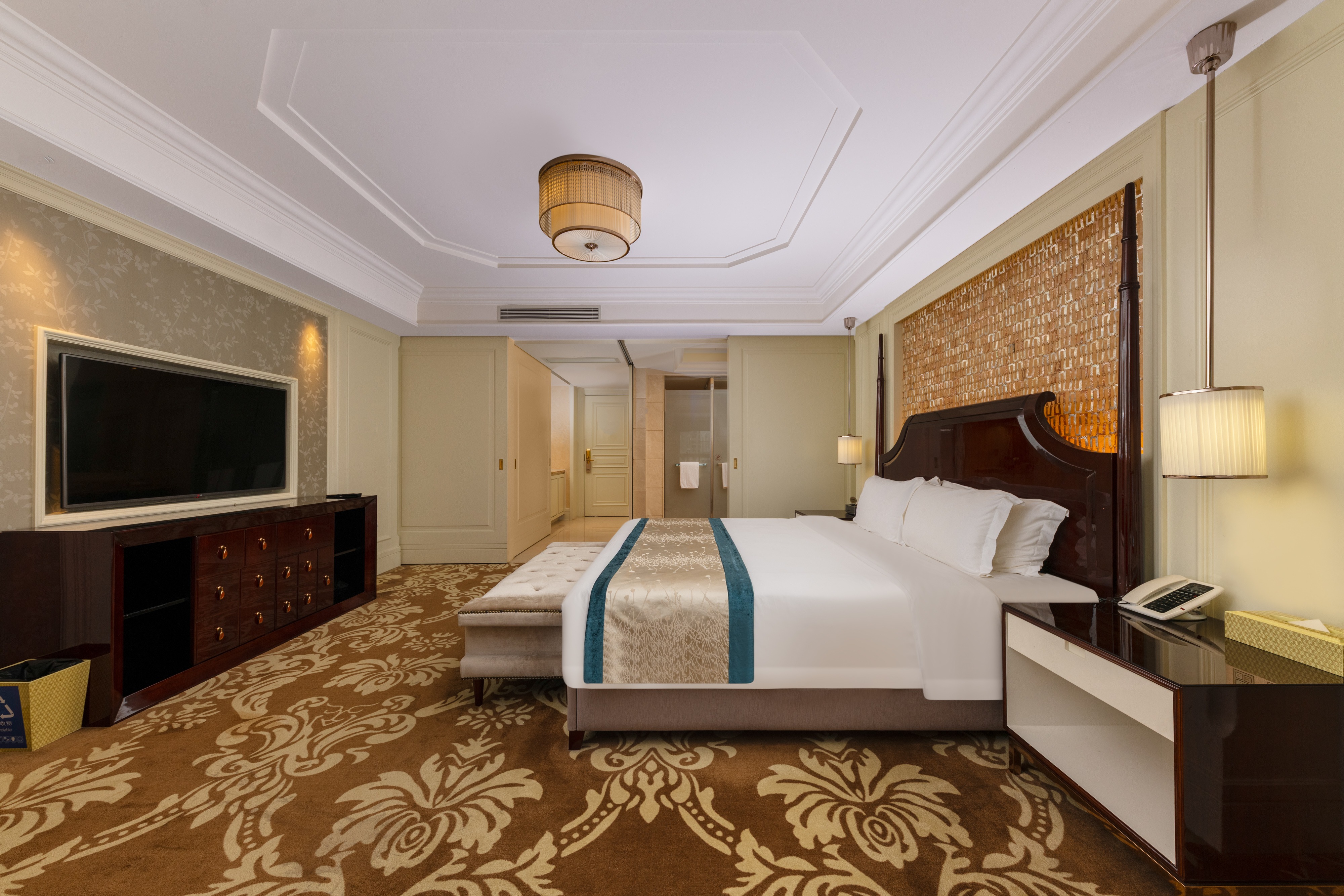 هتل لیک پیدمونت اینترنشنال